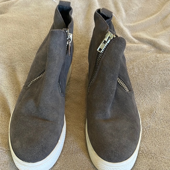 Steve Madden Heeled Slip Ons - Picture 1 of 5